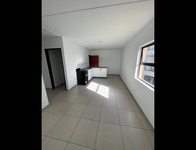 3 BEDROOM APARTMENT FOR SALE IN PROTEA GLEN
